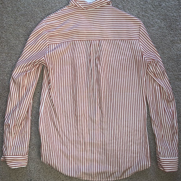 Button up - Picture 3 of 3